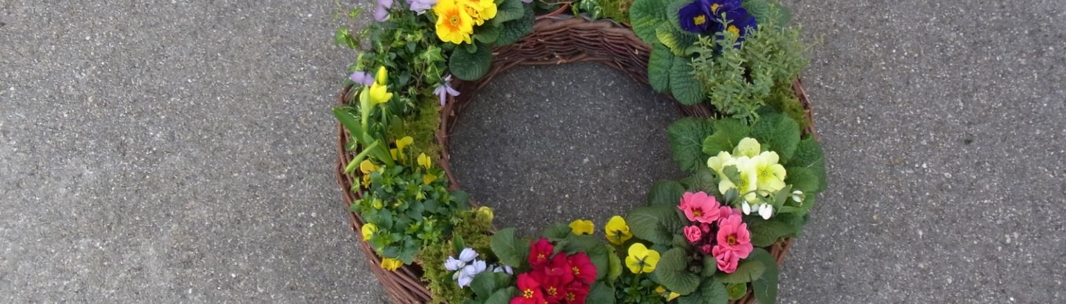 Fruehlingskranz bepflanzt